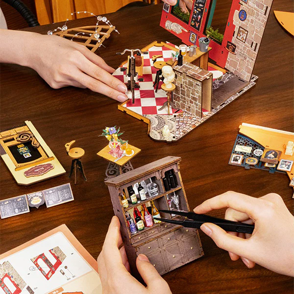 Rolife Cheers Bar & Dining - Maison Miniature, 297pcs (DG173) - Image 6