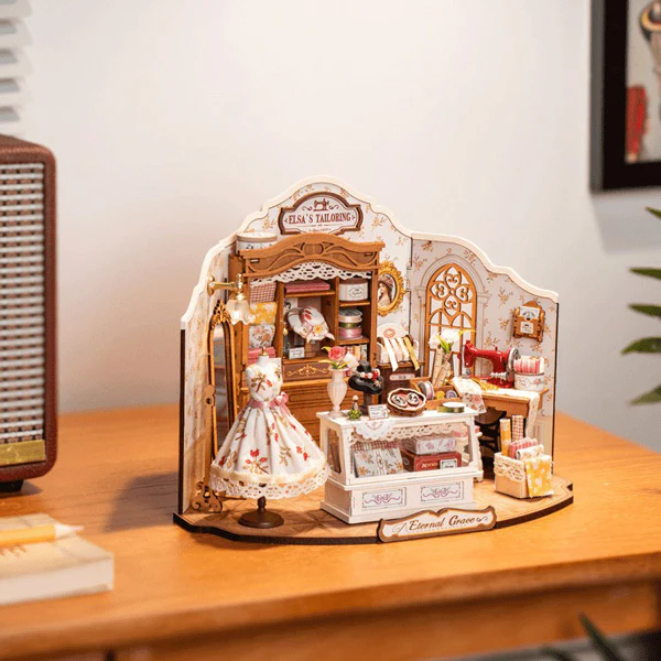 Rolife Elsa's Tailoring - Maison Miniature, 266pcs (DG178) - Image 2