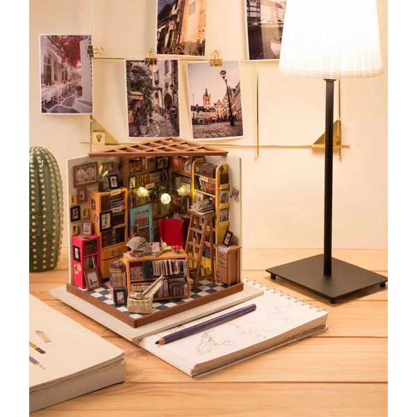 Rolife Sam's Study - Maison Miniature, 221pcs (DG102-A) - Image 2