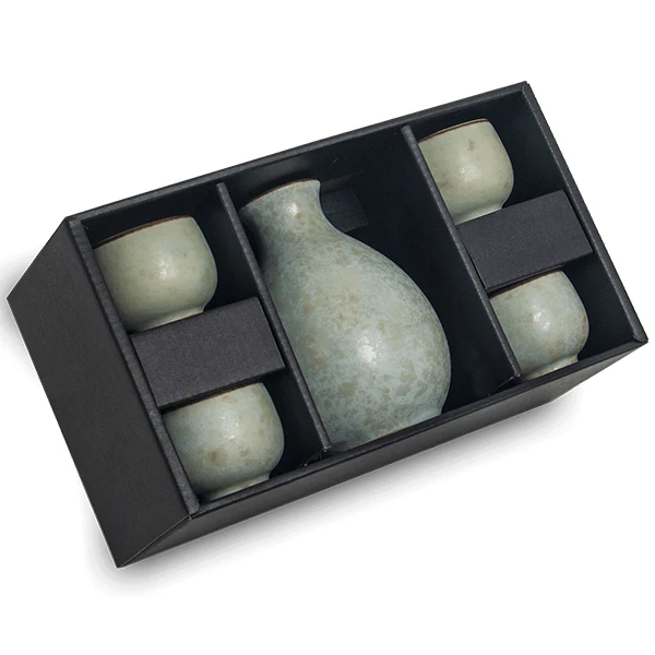 Set De Saké Umé - Bouteille + 4 Tasses à Saké - Image 2